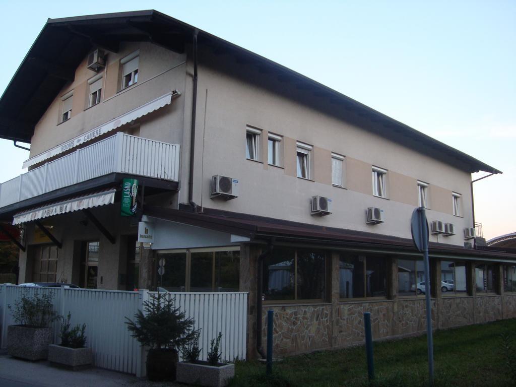 Guesthouse Koprivec Ljubljana Exteriör bild