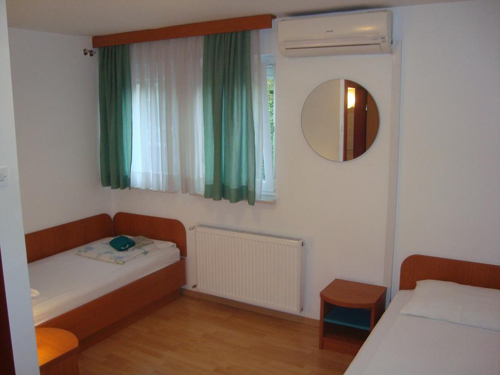 Guesthouse Koprivec Ljubljana Rum bild