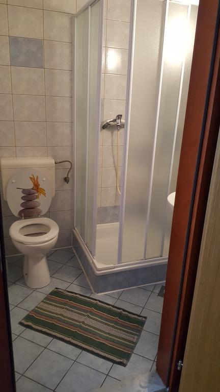 Guesthouse Koprivec Ljubljana Exteriör bild