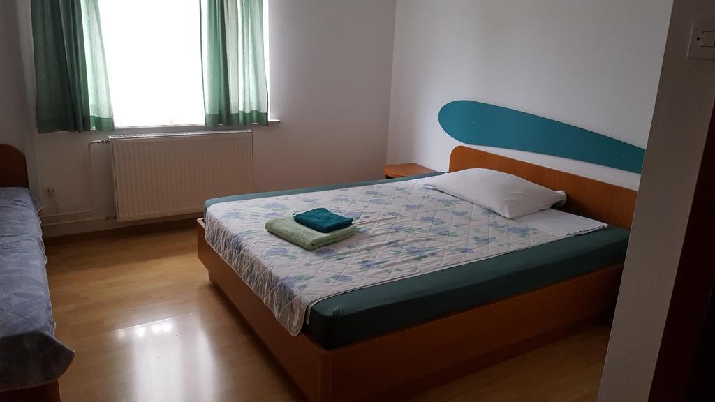Guesthouse Koprivec Ljubljana Exteriör bild